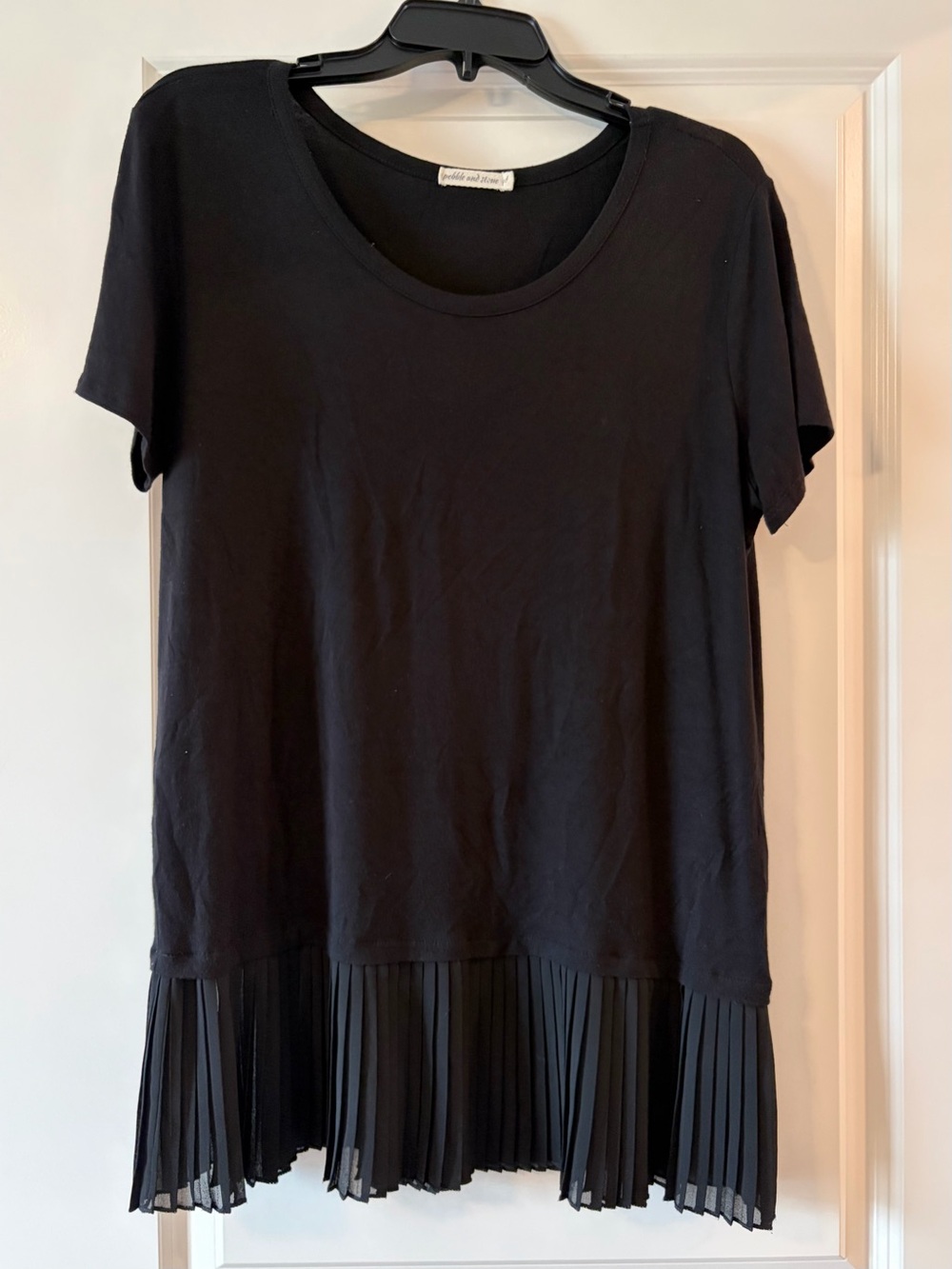 pebble and stone Black Short Sleeve Top with Pleated Hem